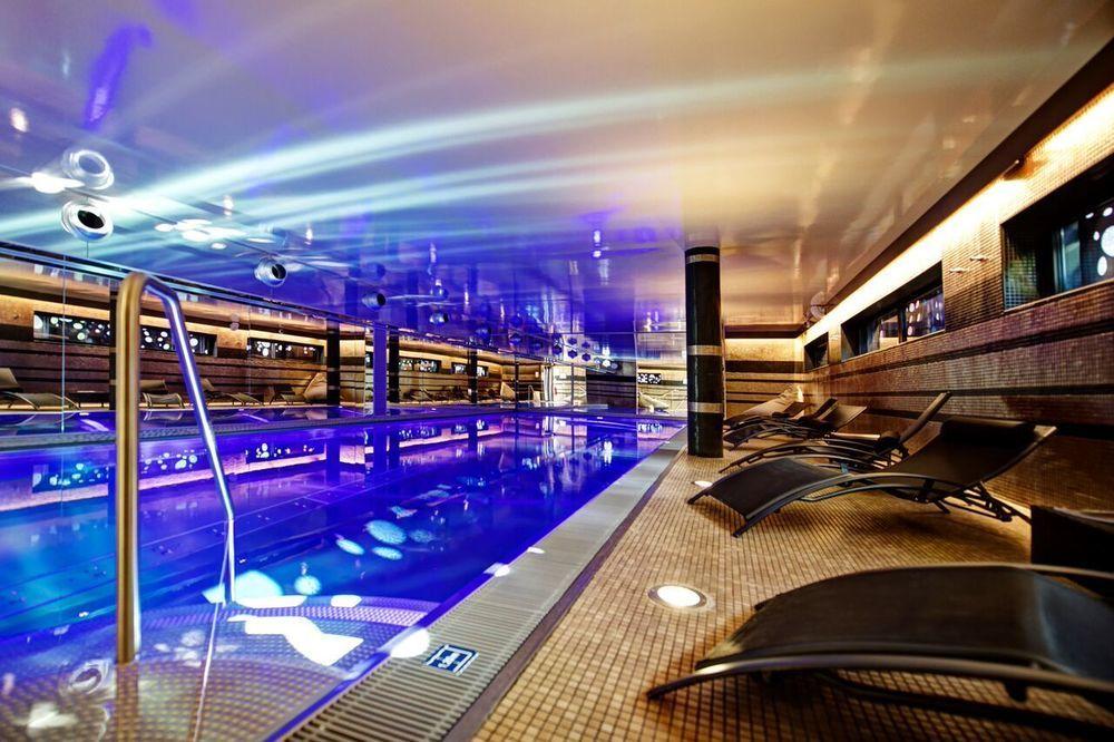 L'Hermitage Gantois, Autograph Collection Lille Kültér fotó The pool at the InterContinental London The O2